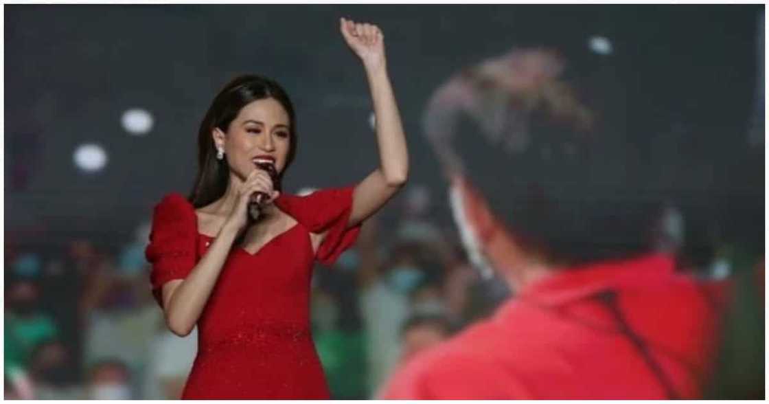 Cristy Fermin, hanga umano kay Toni Gonzaga; "Wala palang binabasa si Toni na kahit ano" Cristy Fermin, hanga umano kay Toni Gonzaga; "Wala palang binabasa si Toni na kahit ano"