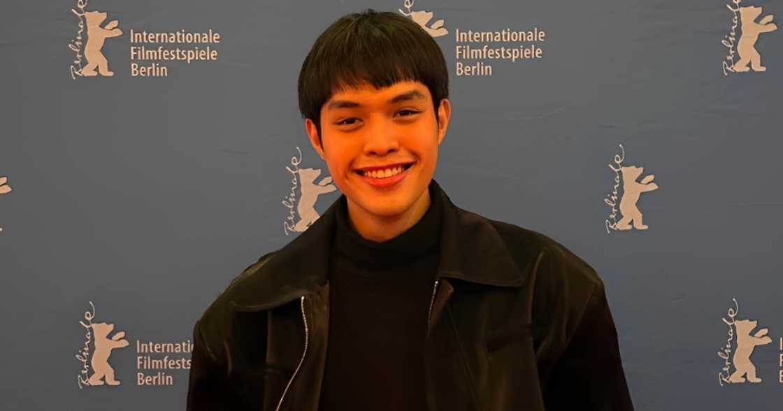 Elijah Canlas, may kakaibang banat matapos siyang magpa-picture sa harap ng ICC Elijah Canlas, may kakaibang banat matapos siyang magpa-picture sa harap ng ICC