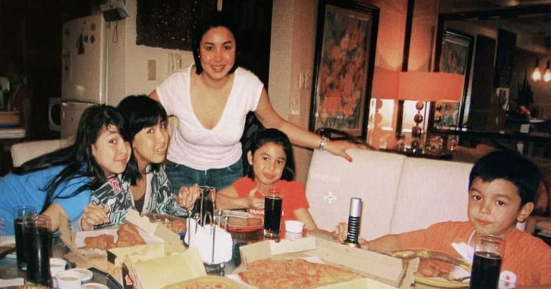 Leon Barreto throwback photo with mom Marjorie and siblings/@theleonbarretto Leon Barreto throwback photo with mom Marjorie and siblings/@theleonbarretto