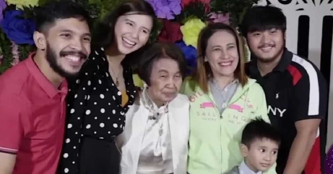 Ai-Ai Delas Alas grieves over death of her adoptive mother Ai-Ai Delas Alas grieves over death of her adoptive mother