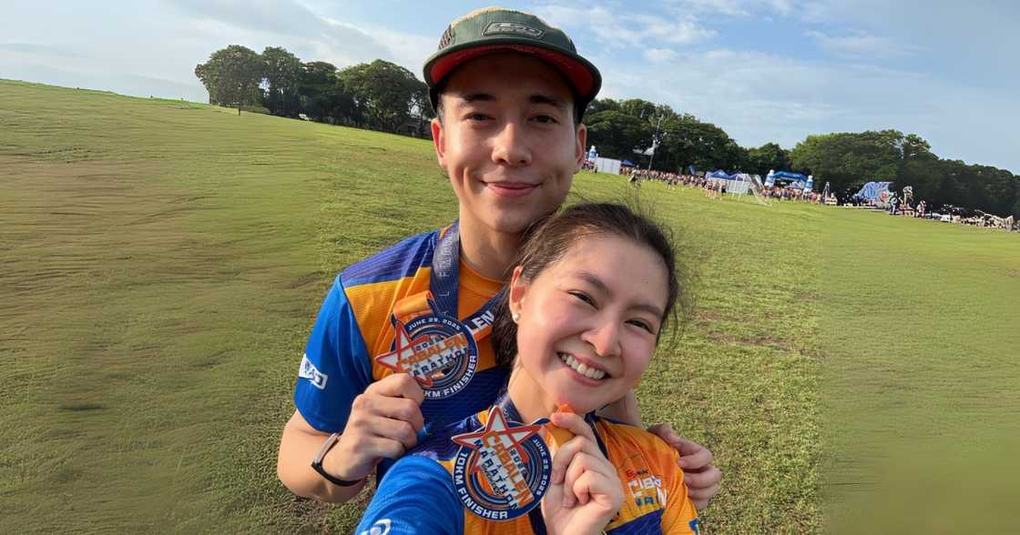Barbie Forteza at Jameson Blake, spotted na magka-holding hands sa fun run sa Pampanga Barbie Forteza at Jameson Blake, spotted na magka-holding hands sa fun run sa Pampanga