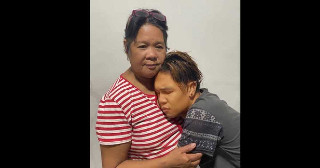 Xander Ford, nag-post ukol sa mga paghihirap niya at ng pamilya niya Xander Ford, nag-post ukol sa mga paghihirap niya at ng pamilya niya