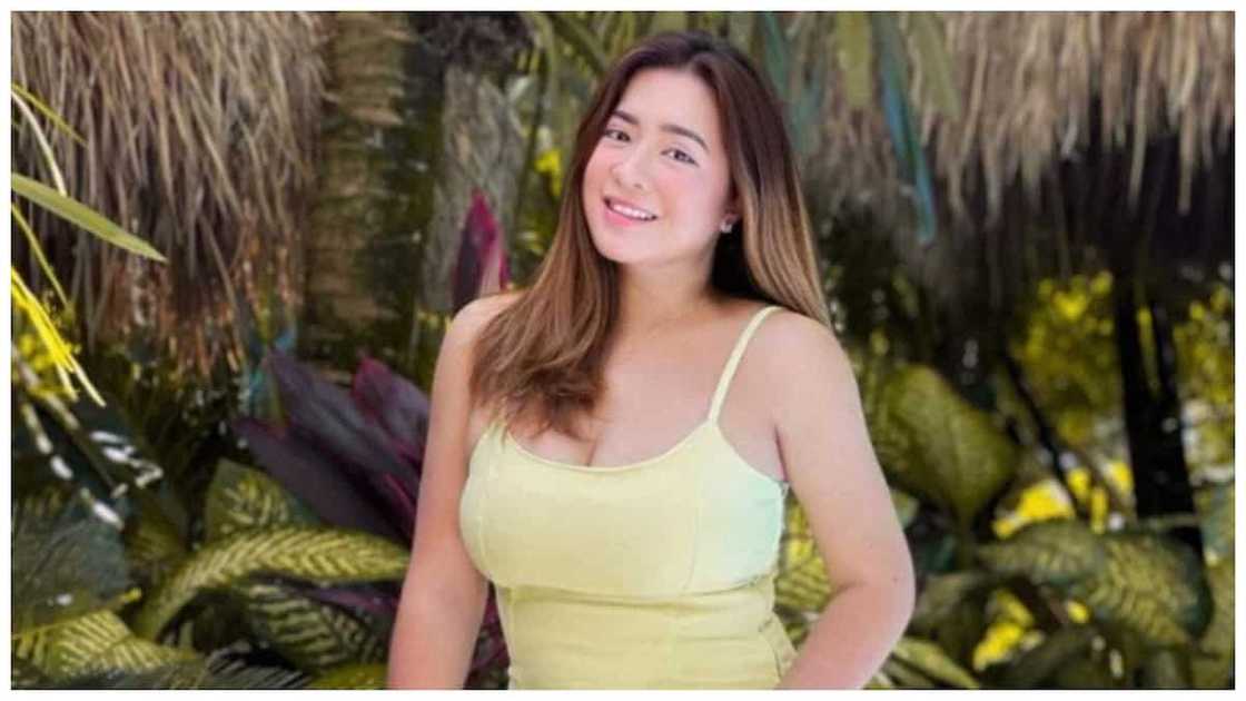 Angeline, nagulat sa $100 na bigay ni Regine sa kanyang 'Deal or reveal' challenge Angeline, nagulat sa $100 na bigay ni Regine sa kanyang 'Deal or reveal' challenge