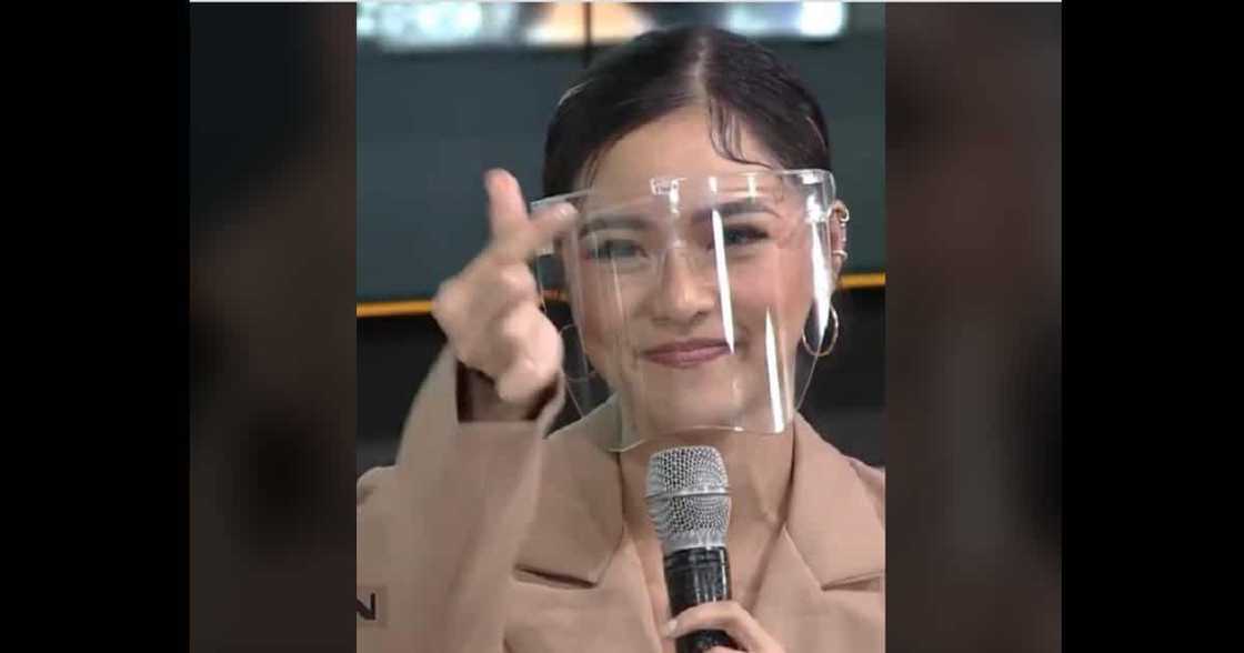Kim Chiu, isiniwalat na ayaw siyang maging kaibigan ng ex-boyfriend niya Kim Chiu, isiniwalat na ayaw siyang maging kaibigan ng ex-boyfriend niya