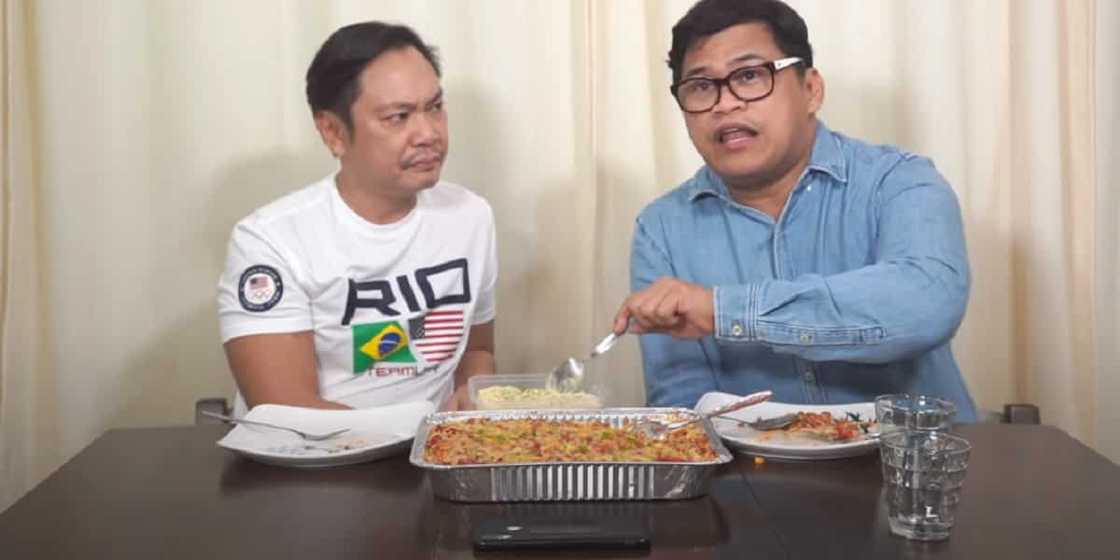 Ogie Diaz, pinag-tripan ang food business owners sa kanyang vlog Ogie Diaz, pinag-tripan ang food business owners sa kanyang vlog