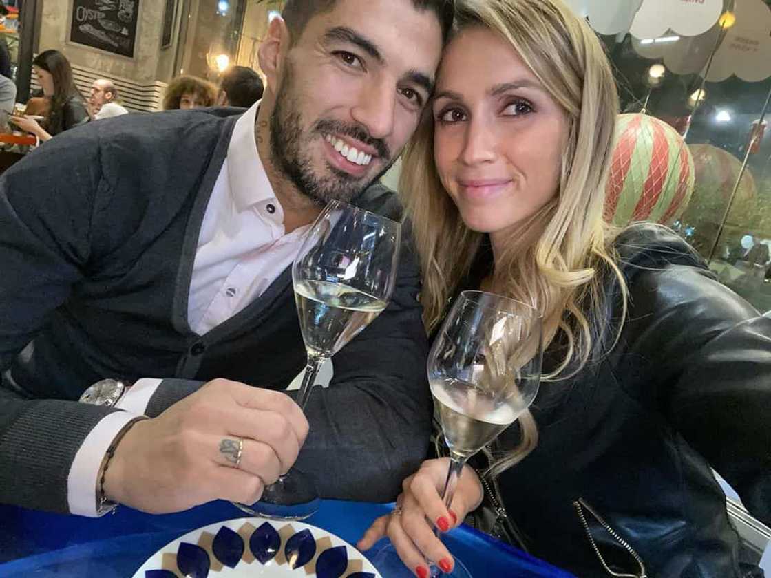 Barcelona players wives and girlfriends Barcelona players wives and girlfriends