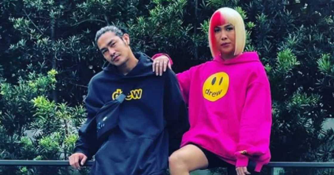 Nanay Rosario, gustong tularan ni Vice Ganda si Joel Cruz Nanay Rosario, gustong tularan ni Vice Ganda si Joel Cruz
