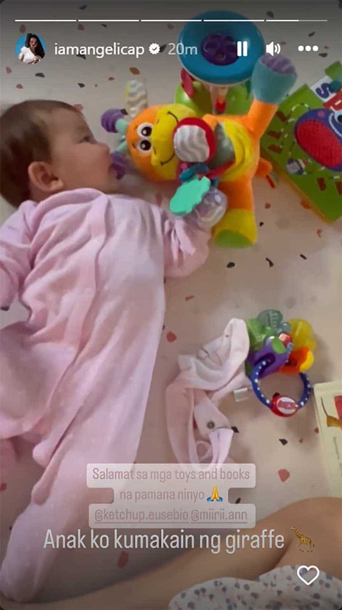 Angelica Panganiban, pinost ang cute moment ni Amila Sabine at kanyang laruan: "Anak ko kumakain ng giraffe" Angelica Panganiban, pinost ang cute moment ni Amila Sabine at kanyang laruan: "Anak ko kumakain ng giraffe"