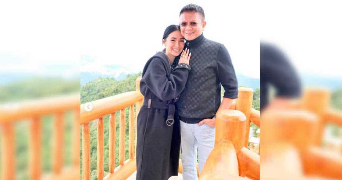Video of Gov. Chiz Escudero "picking up" Heart Evangelista after her exercise sends kilig-vibes Video of Gov. Chiz Escudero "picking up" Heart Evangelista after her exercise sends kilig-vibes