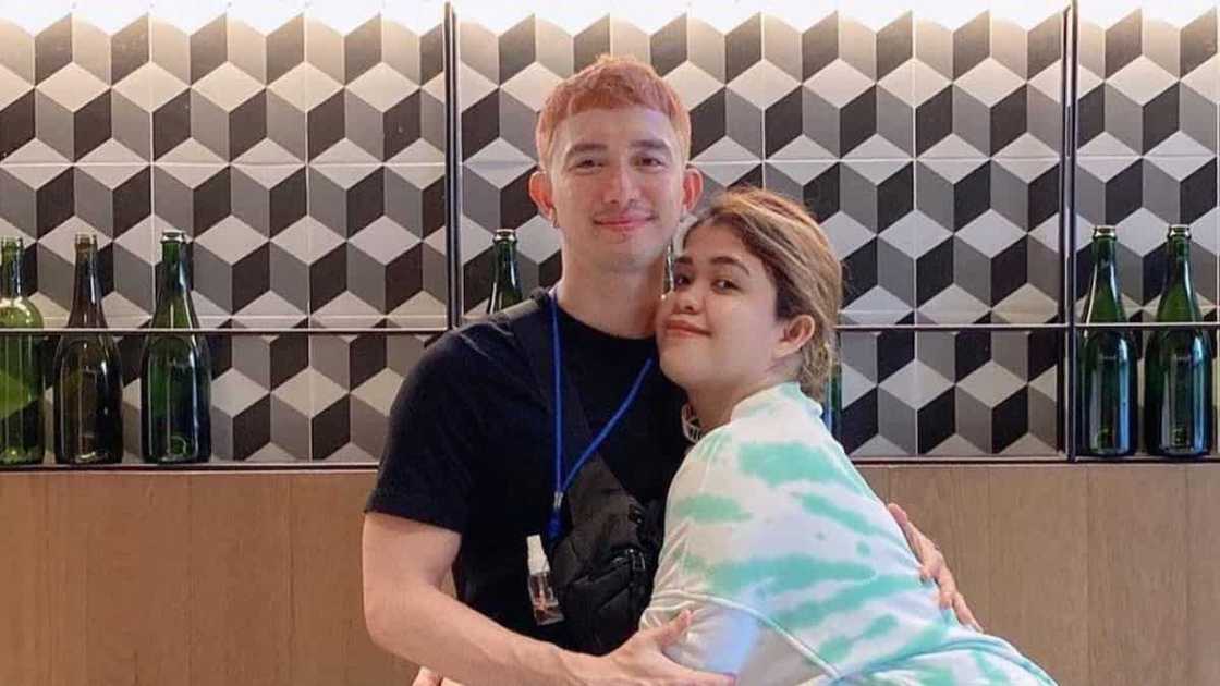 Melai, dinipensahan si Jason: "Kailangan ko bang sabihin sa mga tao na ganun ang asawa ko?" Melai, dinipensahan si Jason: "Kailangan ko bang sabihin sa mga tao na ganun ang asawa ko?"