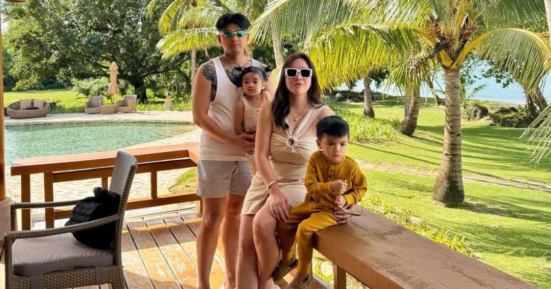 Angeline Quinto, Nonrev Daquina take daughter Sylvia on her first beach trip Angeline Quinto, Nonrev Daquina take daughter Sylvia on her first beach trip