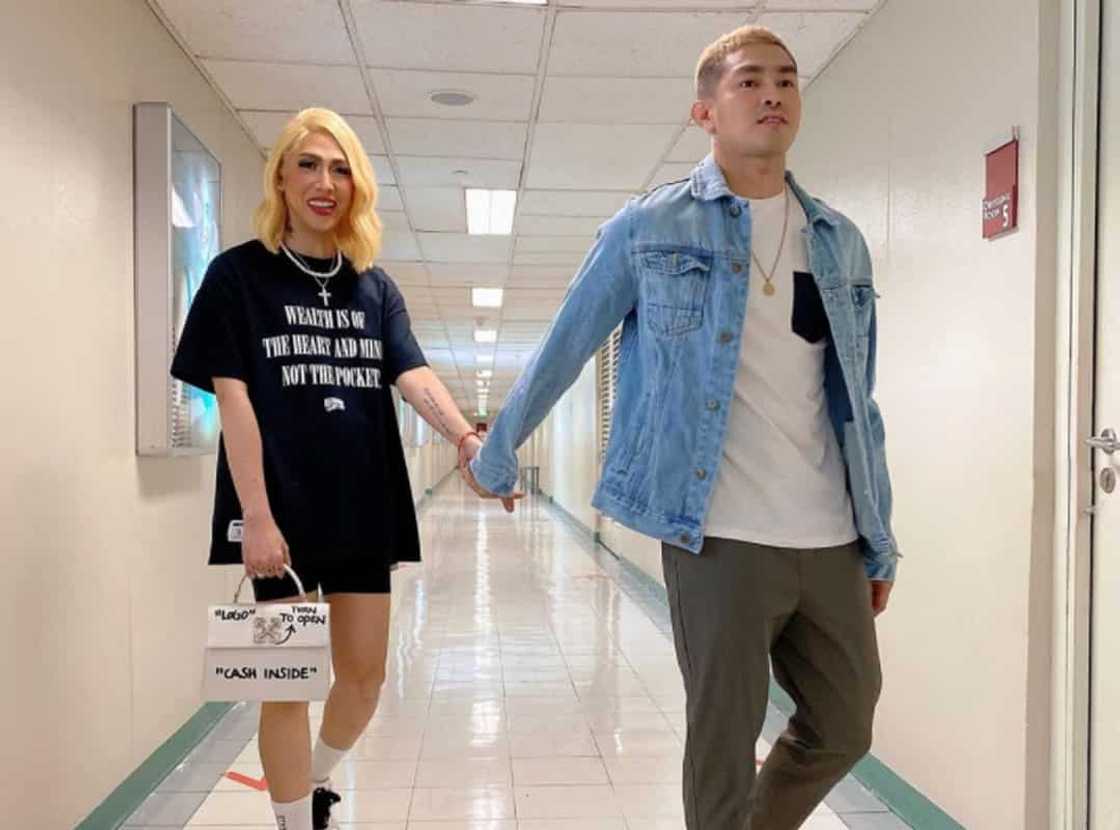 Ogie D, tila may payo kina Vice Ganda: "mas maganda siguro mag-courtesy call sila sa MTRCB" Ogie D, tila may payo kina Vice Ganda: "mas maganda siguro mag-courtesy call sila sa MTRCB"