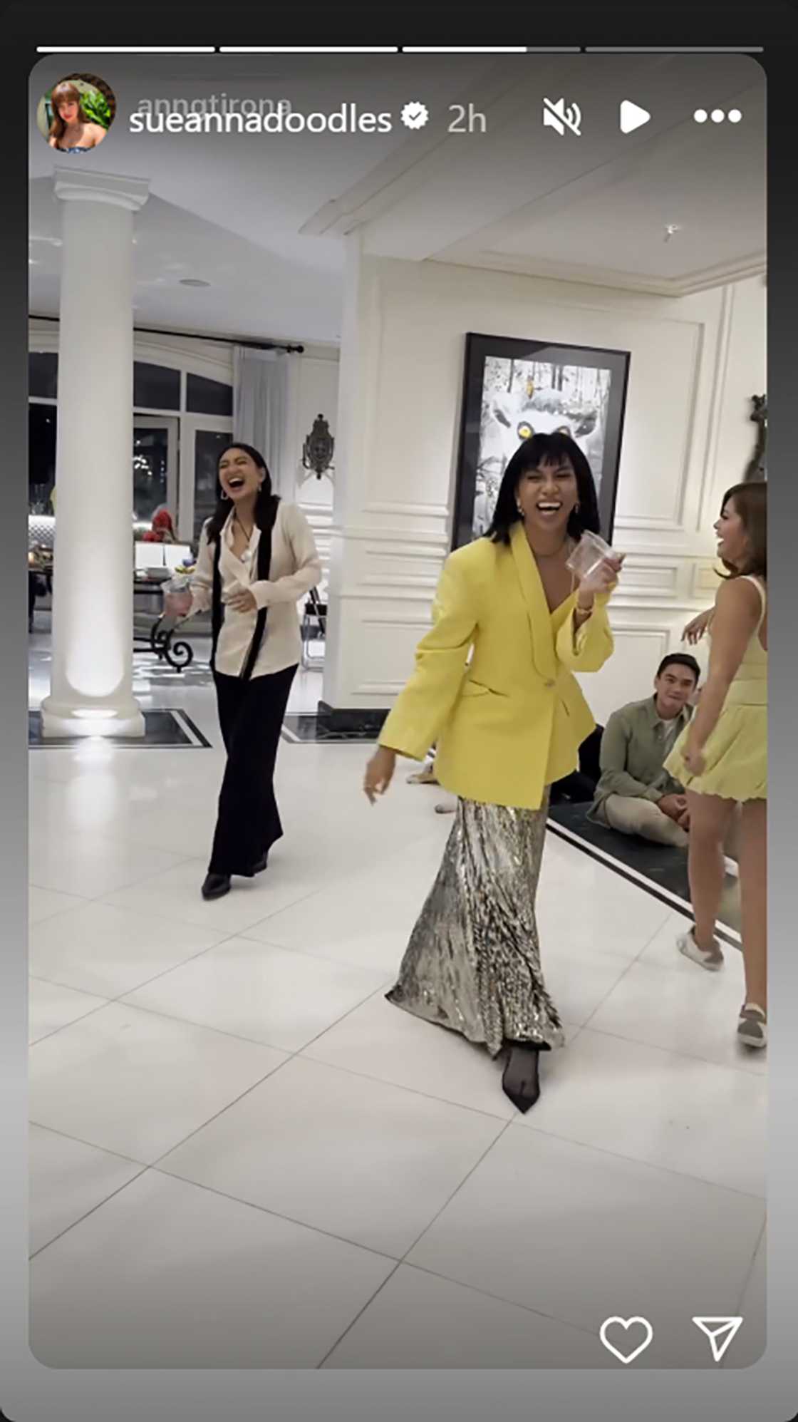 Sue Ramirez at Dominic Roque, muling naispatan na magkasama sa isang party Sue Ramirez at Dominic Roque, muling naispatan na magkasama sa isang party