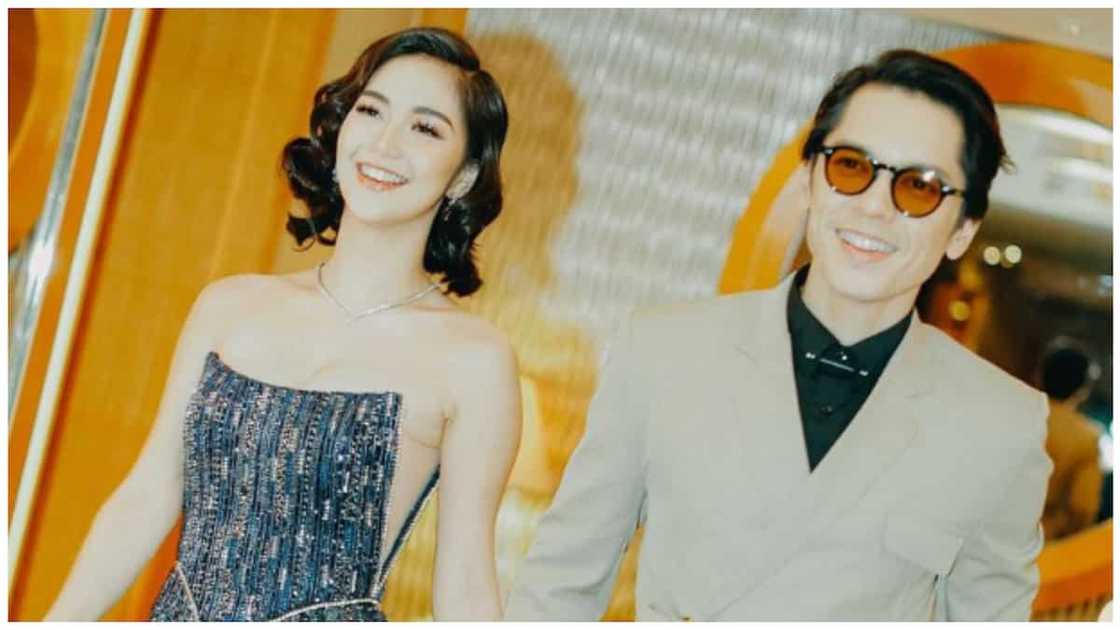 Ogie Diaz, 'napanaginipang' magpapakasal umano sina Carlo at Charlie: "Pero secret marriage" Ogie Diaz, 'napanaginipang' magpapakasal umano sina Carlo at Charlie: "Pero secret marriage"