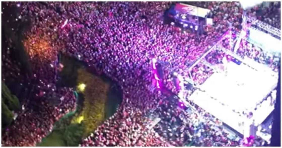 Video ng mga nasa Makati rally na kumakanta ng 'Rosas,' viral Video ng mga nasa Makati rally na kumakanta ng 'Rosas,' viral