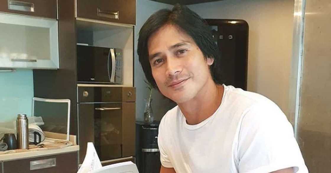 Piolo Pascual gives a house tour to Vicki & Hayden in Batangas; talks about romance Piolo Pascual gives a house tour to Vicki & Hayden in Batangas; talks about romance