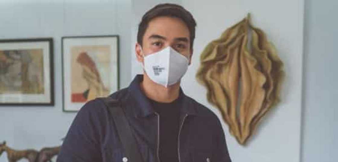 Dominic Roque posts photo of a snake around the neck amid Gerald Anderson-Julia Barretto's admission Dominic Roque posts photo of a snake around the neck amid Gerald Anderson-Julia Barretto's admission