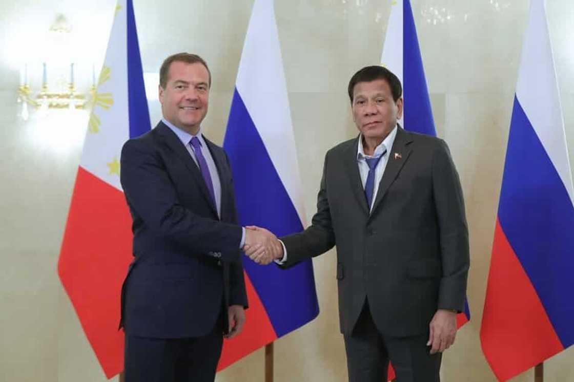 Duterte gets criticized by Russian netizens for ‘unkempt look’ with Russian leader Duterte gets criticized by Russian netizens for ‘unkempt look’ with Russian leader