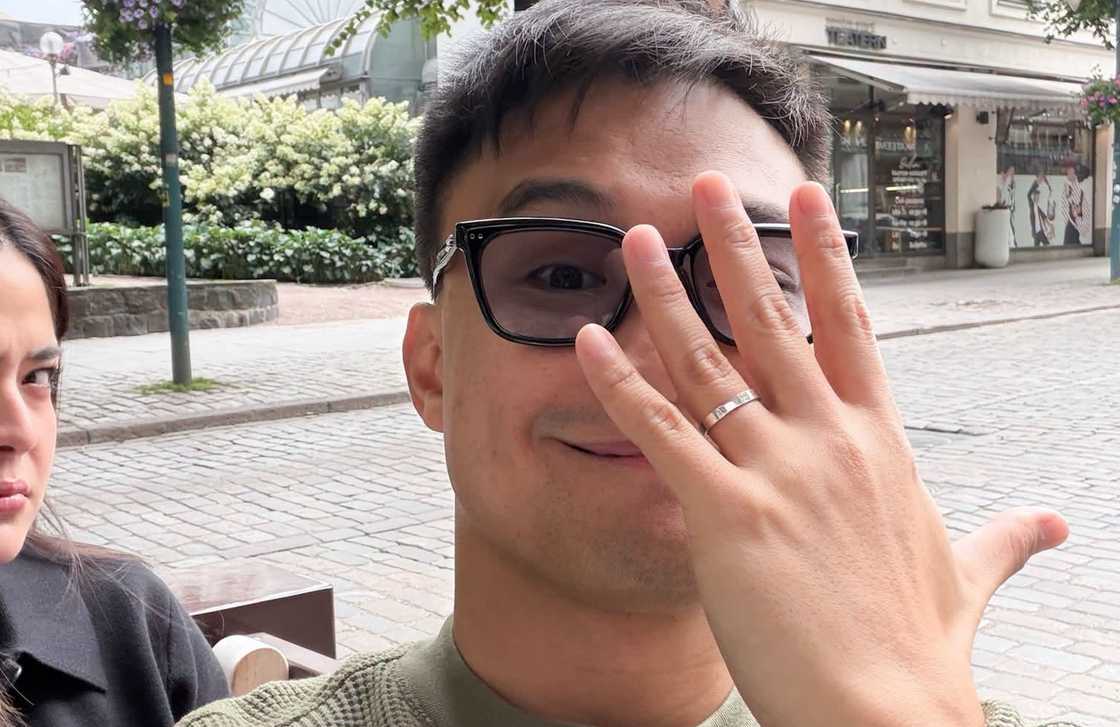 EA Guzman, naiwala ang wedding ring sa eroplano bago ang anniversary nila ni Shaira Diaz EA Guzman, naiwala ang wedding ring sa eroplano bago ang anniversary nila ni Shaira Diaz