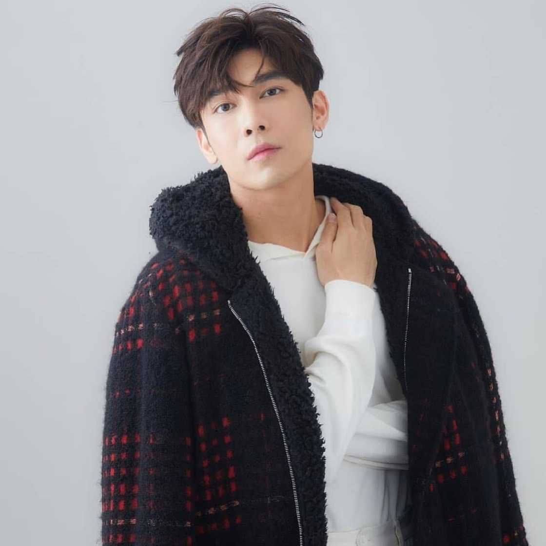 Mew Suppasit Mew Suppasit