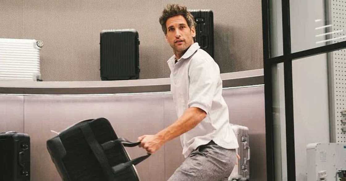 Isabelle Daza, pabirong pinost pic ni Nico Bolzico na nakikipag-usap sa mga babae; tinag si Solenn Heussaff Isabelle Daza, pabirong pinost pic ni Nico Bolzico na nakikipag-usap sa mga babae; tinag si Solenn Heussaff