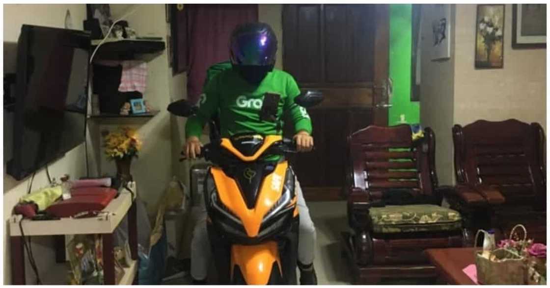 Customer, pinapasok na delivery rider sa bahay sa takot na mahuli sa labas dahil sa curfew