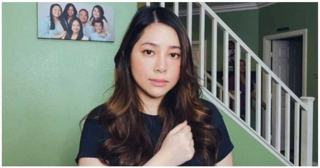 Video ni Moira Dela Torre na may bitbit na "shield" habang kumakanta, viral Video ni Moira Dela Torre na may bitbit na "shield" habang kumakanta, viral