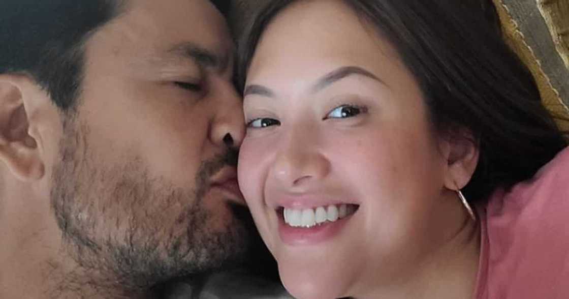Ellen Adarna, nawindang sa matinding exercise routine ni Derek Ramsay Ellen Adarna, nawindang sa matinding exercise routine ni Derek Ramsay