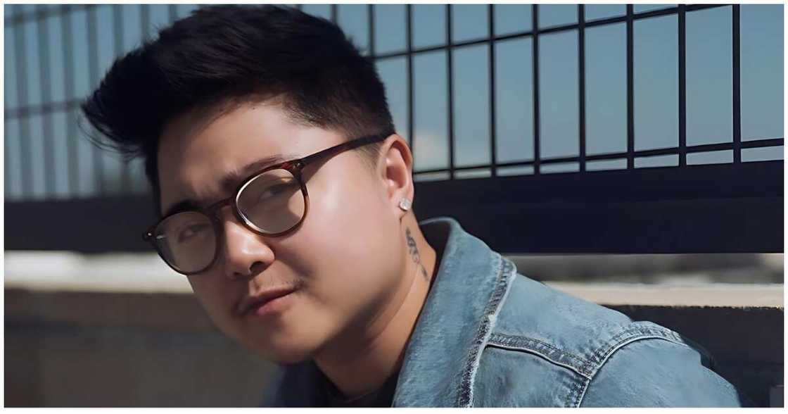 Jake Zyrus, sinupalpal ang aniya'y hater na nagkomento sa kanyang boses Jake Zyrus, sinupalpal ang aniya'y hater na nagkomento sa kanyang boses