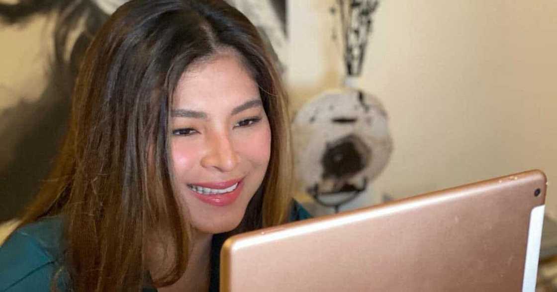 Angel Locsin/@therealangellocsin