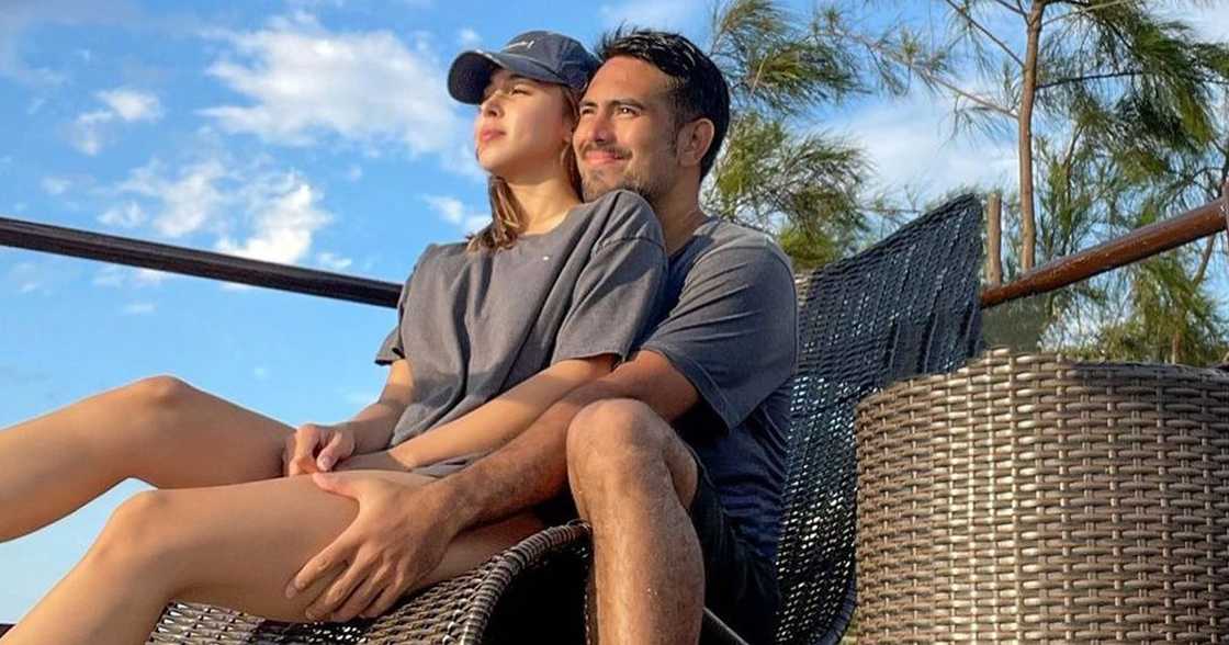 Julia Barretto, shinare sweet weekend photos nila ni Gerald Anderson na namamasyal sa Cotabato Julia Barretto, shinare sweet weekend photos nila ni Gerald Anderson na namamasyal sa Cotabato