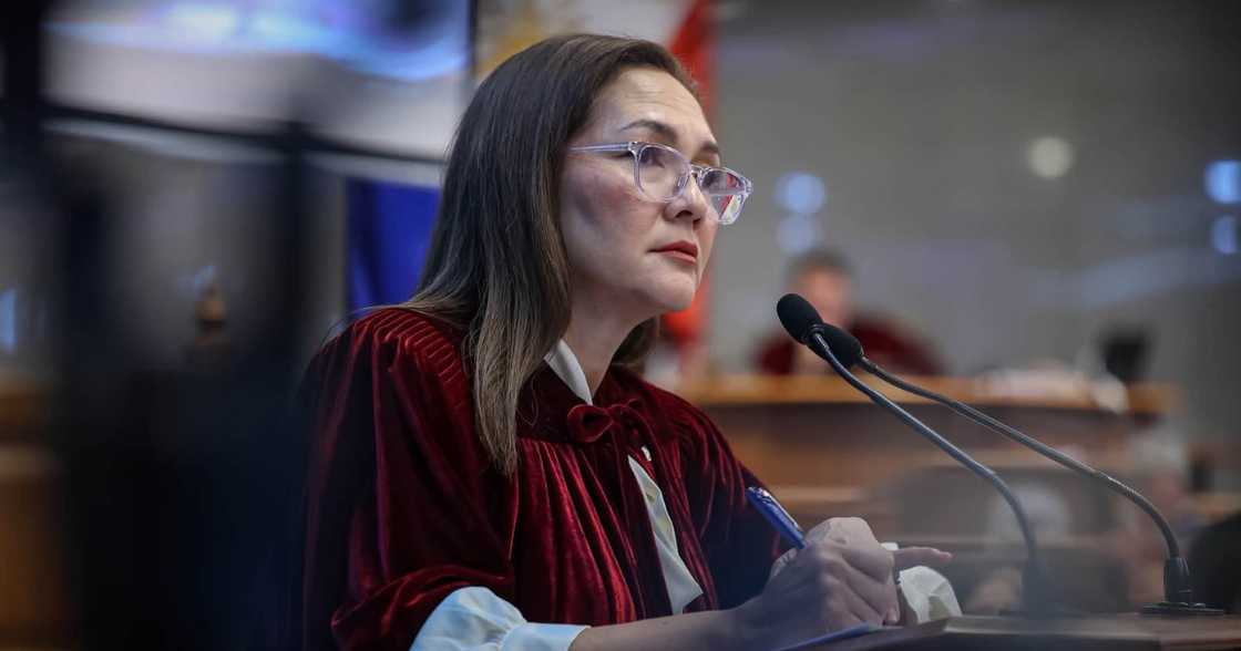 Sen. Risa Hontiveros, hindi napigilang magpahayag ng matinding pangamba sa shooting Sen. Risa Hontiveros, hindi napigilang magpahayag ng matinding pangamba sa shooting