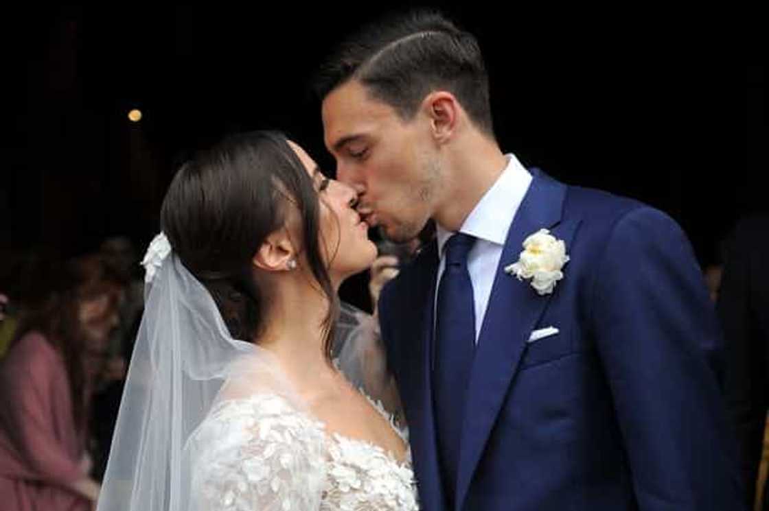 Manchester United hottest players wives Manchester United hottest players wives