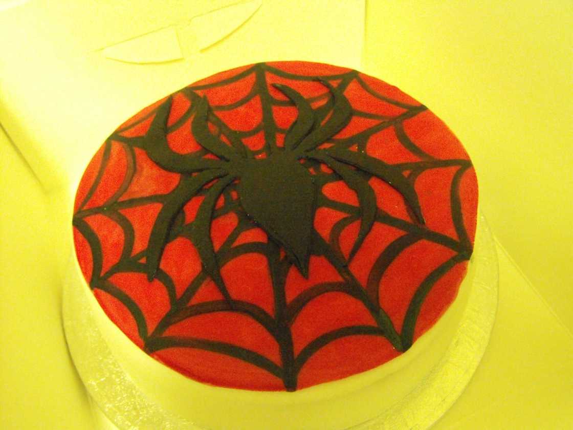 Spiderman cake design Spiderman cake design