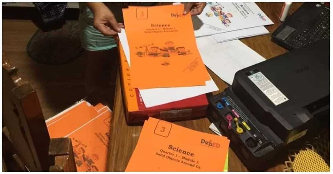 Viral post ng anak ng guro ukol sa trabaho ng ina, nagkalikom ng tulong Viral post ng anak ng guro ukol sa trabaho ng ina, nagkalikom ng tulong
