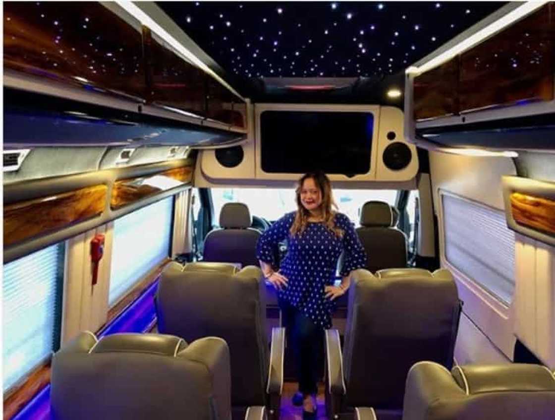 6 Pinay celebrities na nagpasilip sa kanilang magagarbong customized van 6 Pinay celebrities na nagpasilip sa kanilang magagarbong customized van