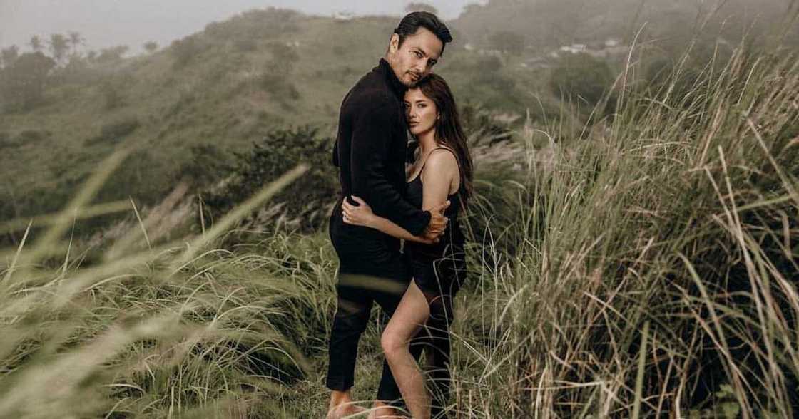 Ellen Adarna, muntik na palang matumba sa prenup shoot dahil sa kakaiwas makaapak ng dumi Ellen Adarna, muntik na palang matumba sa prenup shoot dahil sa kakaiwas makaapak ng dumi