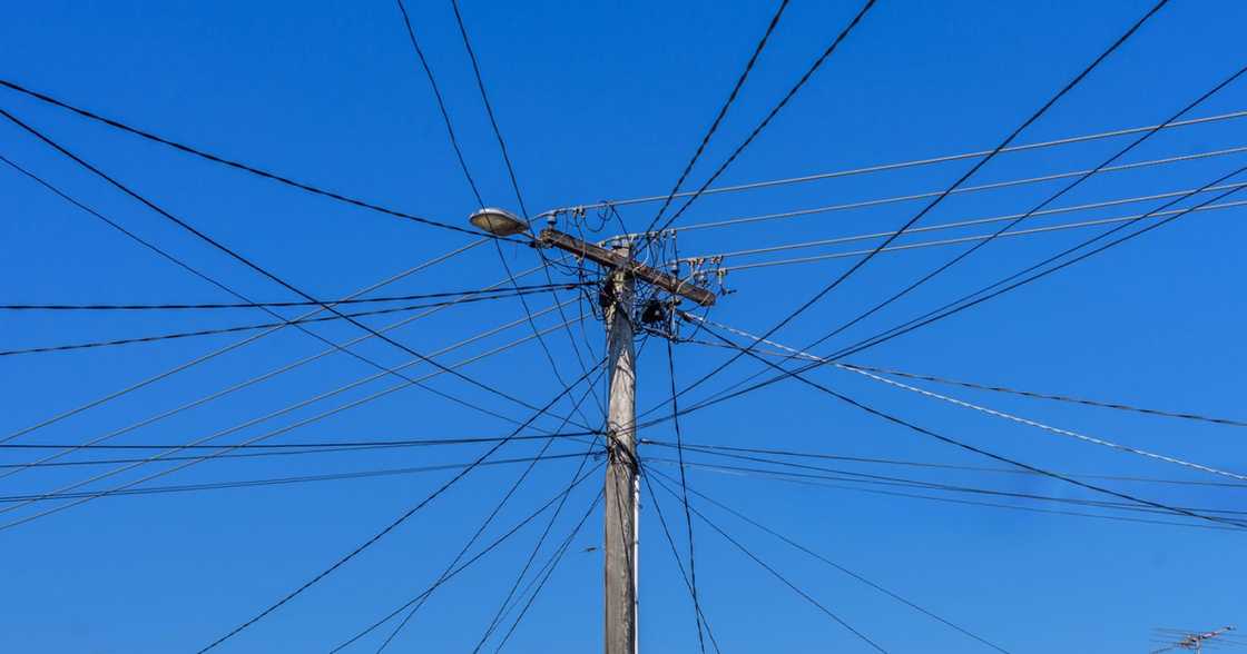 Wire theft plunges homes into darkness; costs almost P10k in repairs