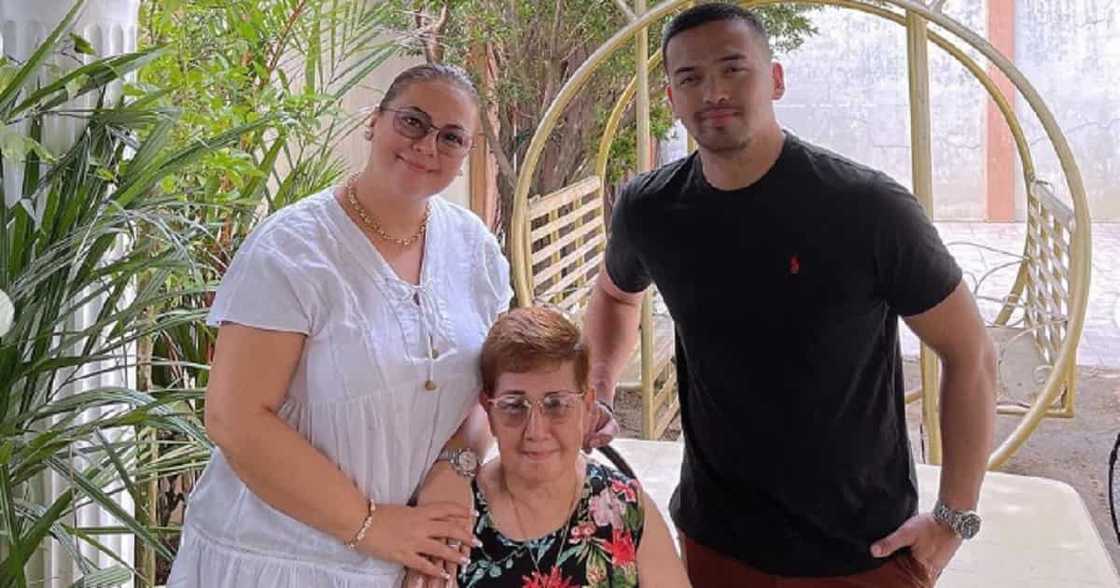 Karla Estrada, emosyonal dahil sa aksidente ng kanyang ina sa Tacloban Karla Estrada, emosyonal dahil sa aksidente ng kanyang ina sa Tacloban