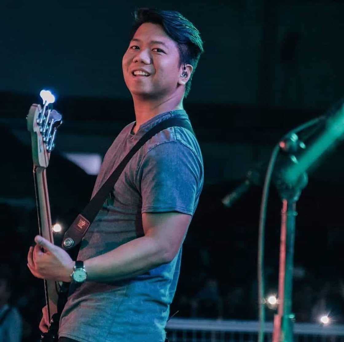 December Avenue members December Avenue members
