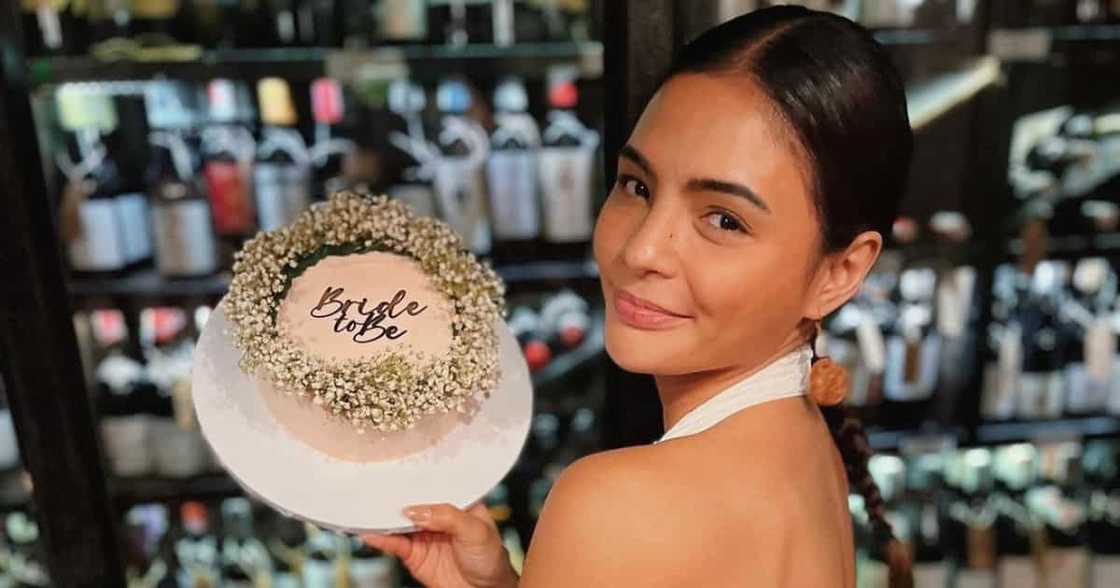 Lovi Poe, ipinasilip ang wedding invitation para sa kasal nila ni Monty Blencowe Lovi Poe, ipinasilip ang wedding invitation para sa kasal nila ni Monty Blencowe