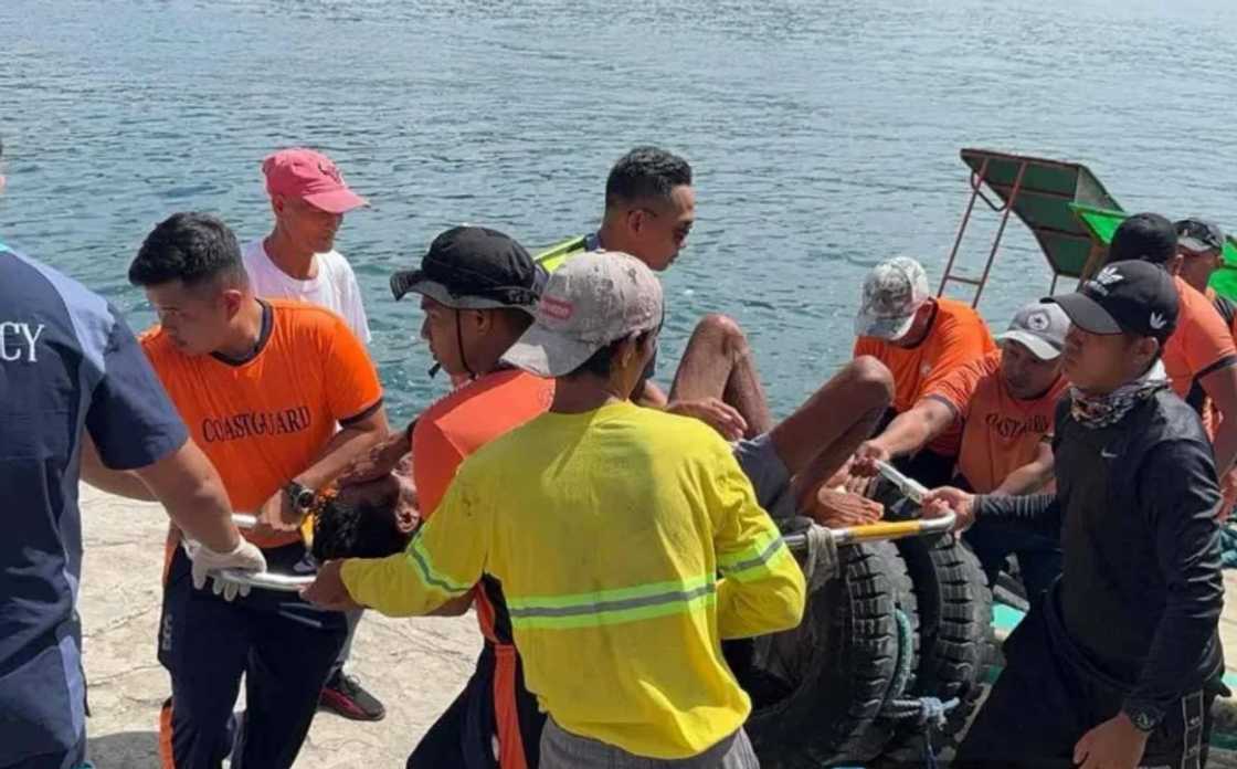 Mangingisda, 46 na araw na nagpalutang-lutang sa Karagatang Pasipiko bago na-rescue Mangingisda, 46 na araw na nagpalutang-lutang sa Karagatang Pasipiko bago na-rescue