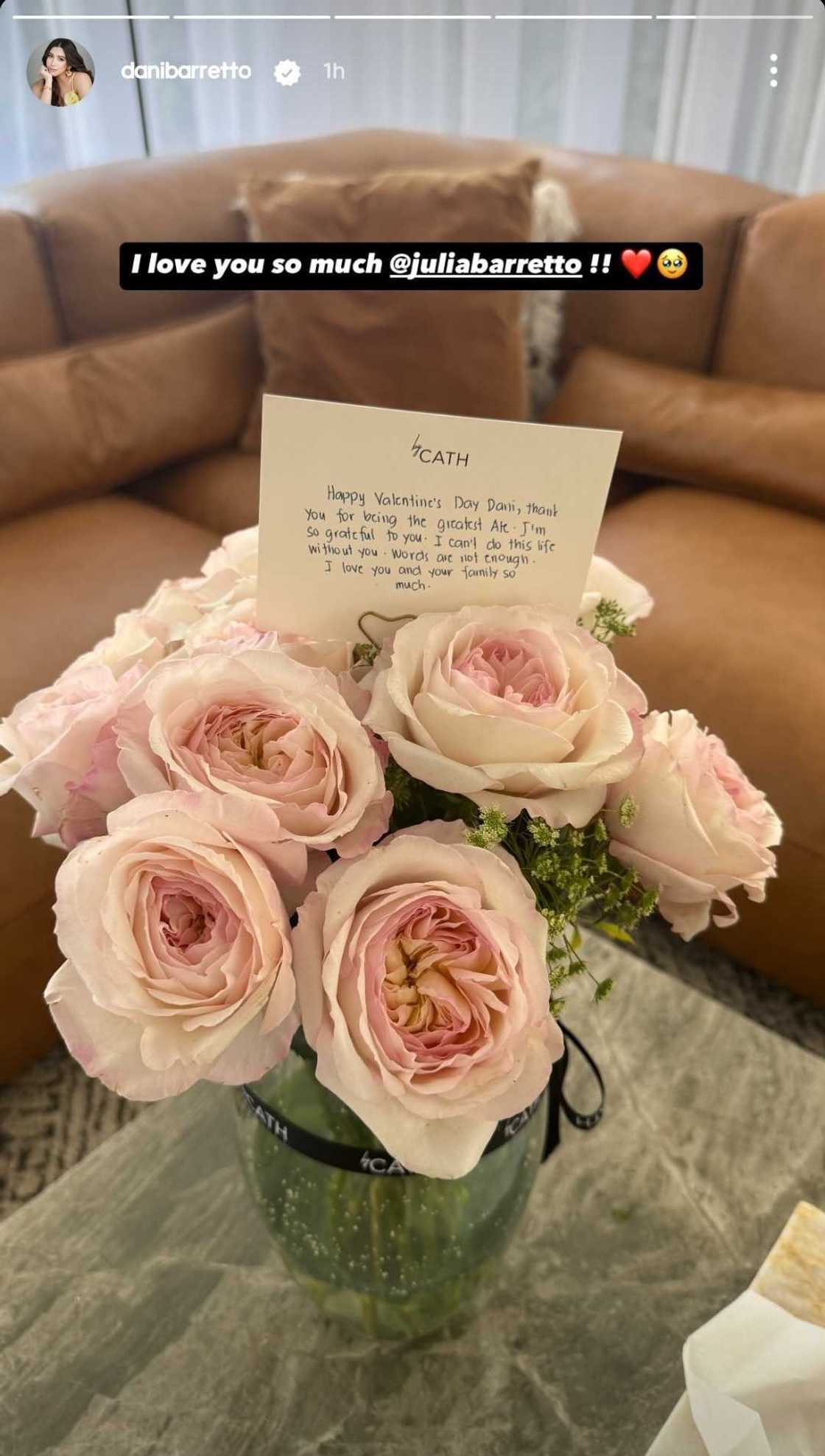 Dani Barretto, naantig sa pa-flowers at letter ni Julia nung Valentine's Day Dani Barretto, naantig sa pa-flowers at letter ni Julia nung Valentine's Day