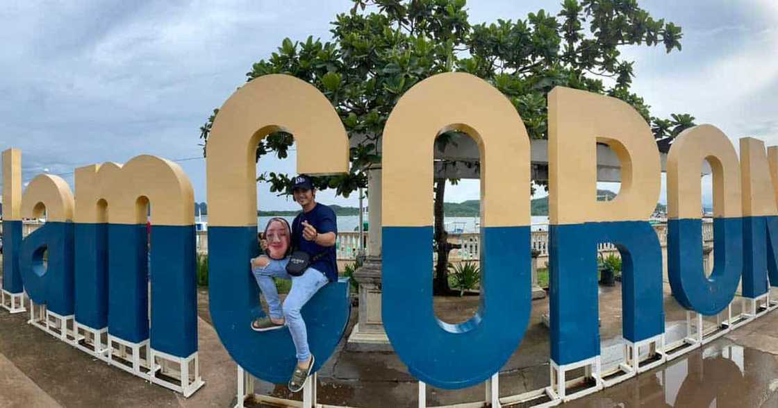 Mister, unan na may mukha ng asawa ang binitbit sa bakasyon: “Walang iwanan!” Mister, unan na may mukha ng asawa ang binitbit sa bakasyon: “Walang iwanan!”