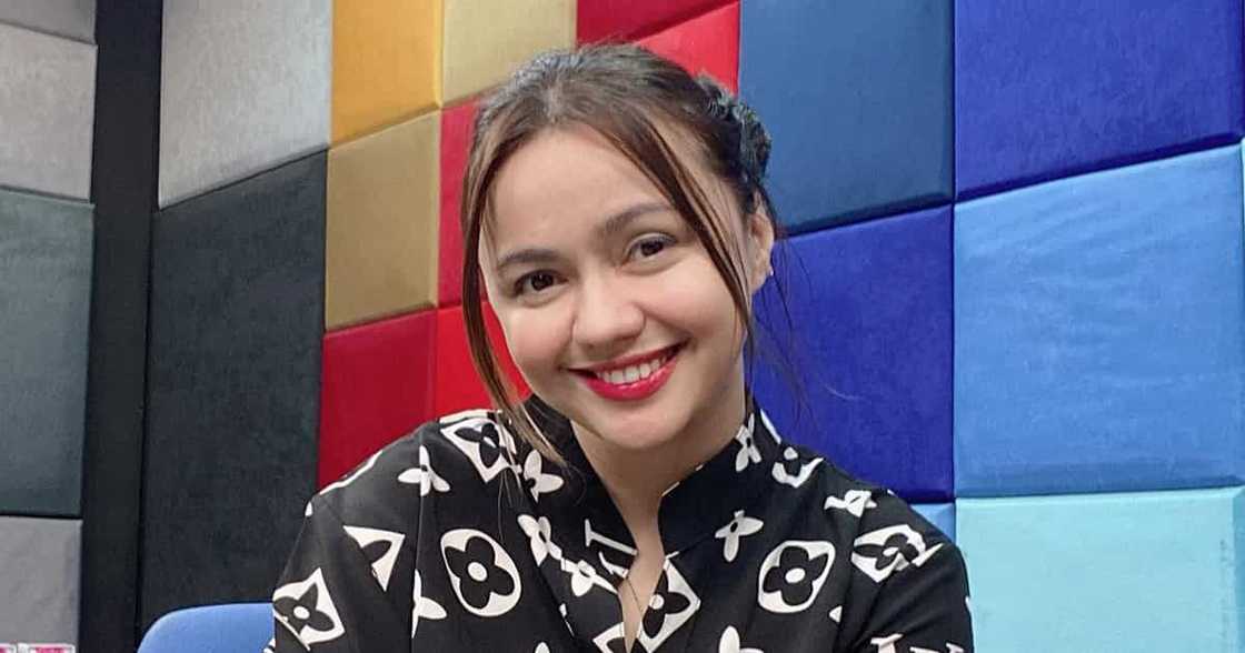 DJ Kara, muling nakapiling ang kanyang lola: "Masaya ako at nagkita kami" DJ Kara, muling nakapiling ang kanyang lola: "Masaya ako at nagkita kami"