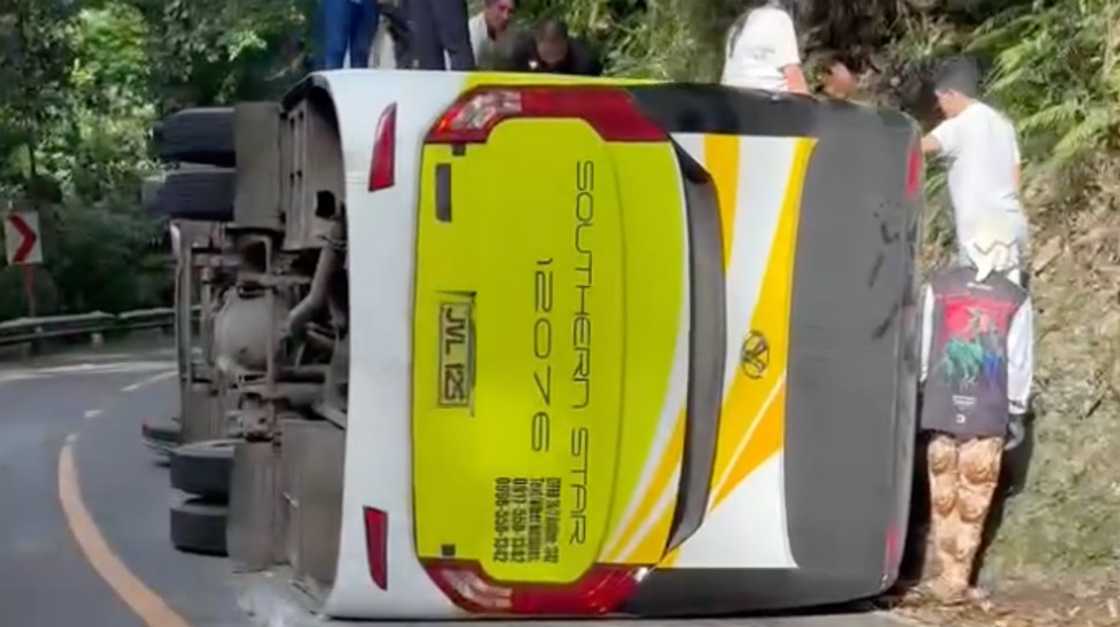 Bus accident sa Bohol, nagdulot ng 15 sugatan; reckless imprudence, isasampa sa driver Bus accident sa Bohol, nagdulot ng 15 sugatan; reckless imprudence, isasampa sa driver