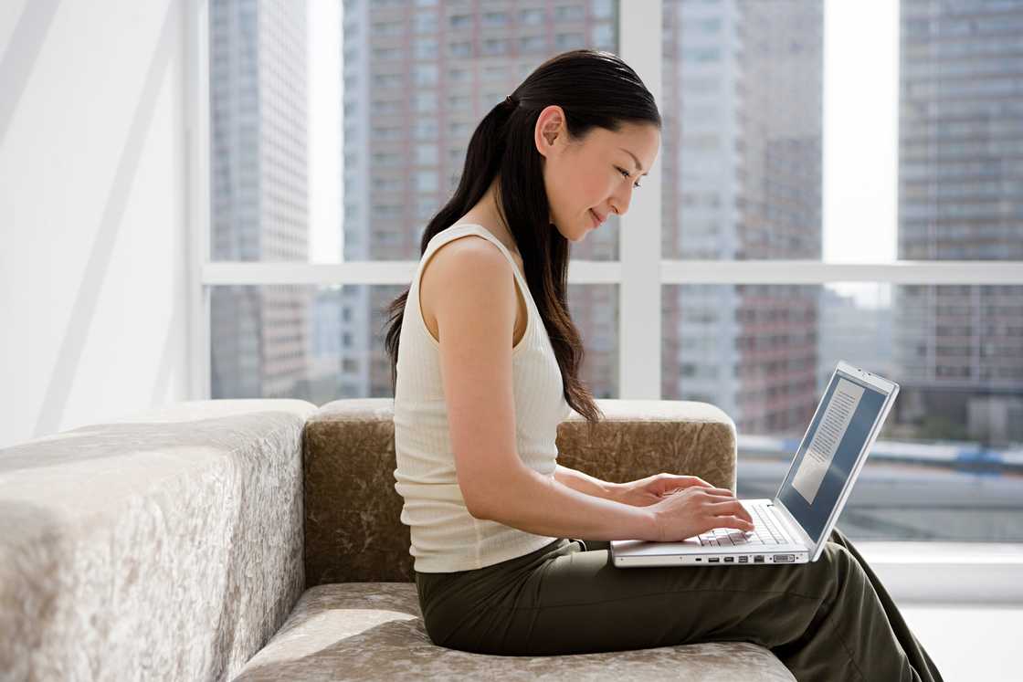 A lady designs a blog A lady designs a blog