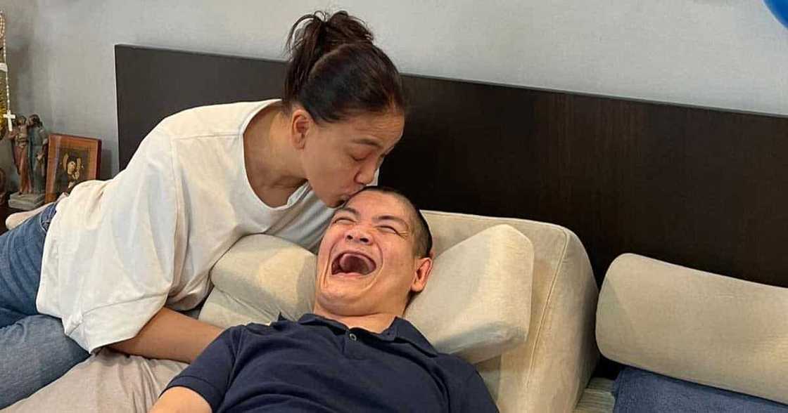 Cheryl Cosim, ibinahagi ang madamdaming video kung saan inaaliw niya kanyang kapatid: “I won’t get tired” Cheryl Cosim, ibinahagi ang madamdaming video kung saan inaaliw niya kanyang kapatid: “I won’t get tired”