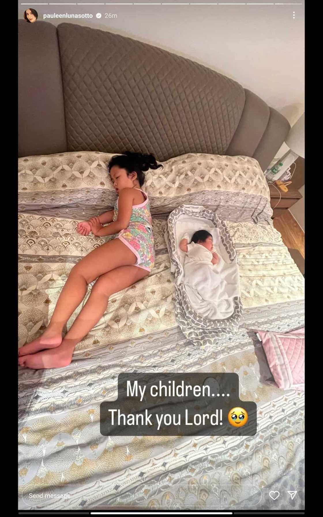 Pauleen Luna, nag-post ng picture ng dalawang anak: "My children...Thank you Lord" Pauleen Luna, nag-post ng picture ng dalawang anak: "My children...Thank you Lord"