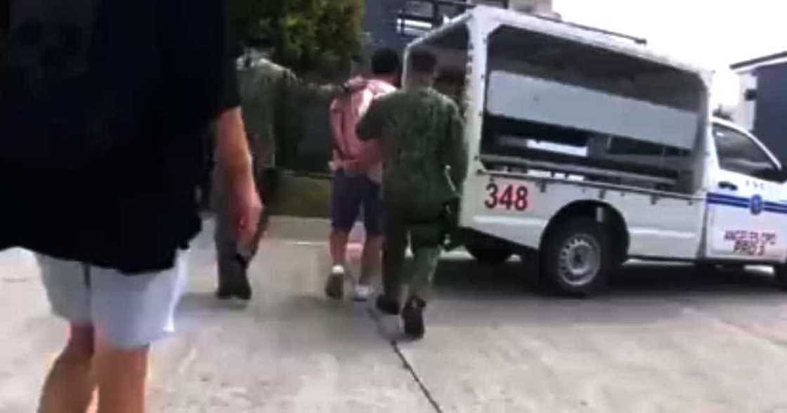 Viral arrest prank video, naging sanhi ng pagkasibak sa puwesto: Ilang pulis sa Angeles City na-relieve Viral arrest prank video, naging sanhi ng pagkasibak sa puwesto: Ilang pulis sa Angeles City na-relieve